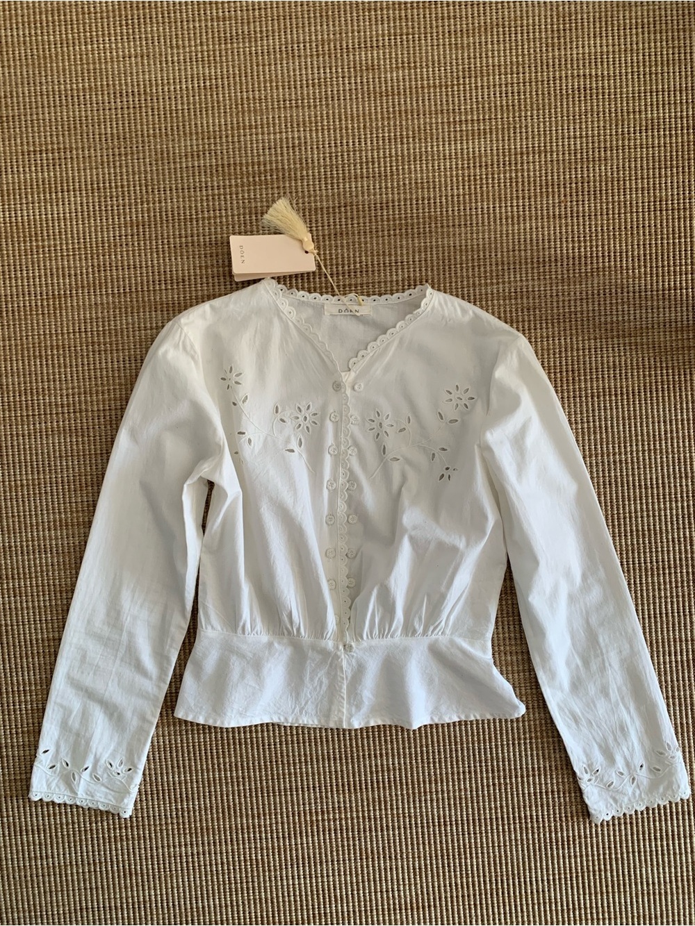 NWT Doen Thyme Cotton Eyelet High V Neck Button Trim Blouse Top Salt White